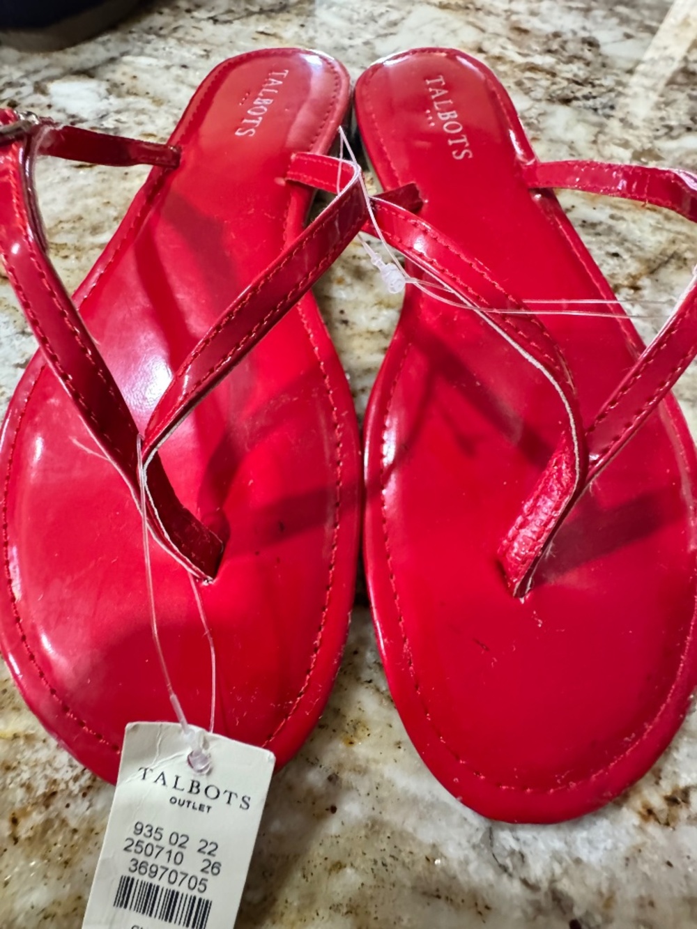 Talbots Red patent faux leather flip flops Womens size 7